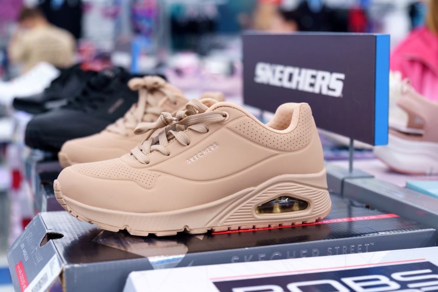 Skechers